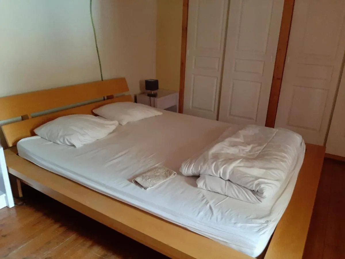 Chambre Avec Douche Et Toilettes Castelnau-Montratier 0*,  France